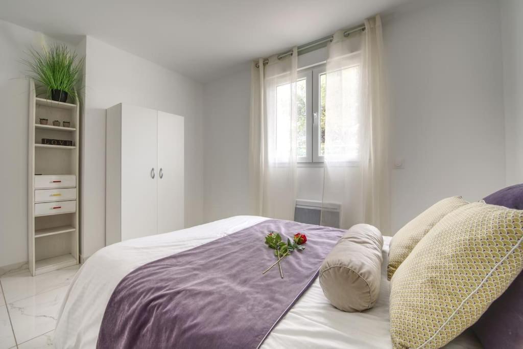 Appt P2 De 1 A 6 Pers A Rognac Apartment Bagian luar foto