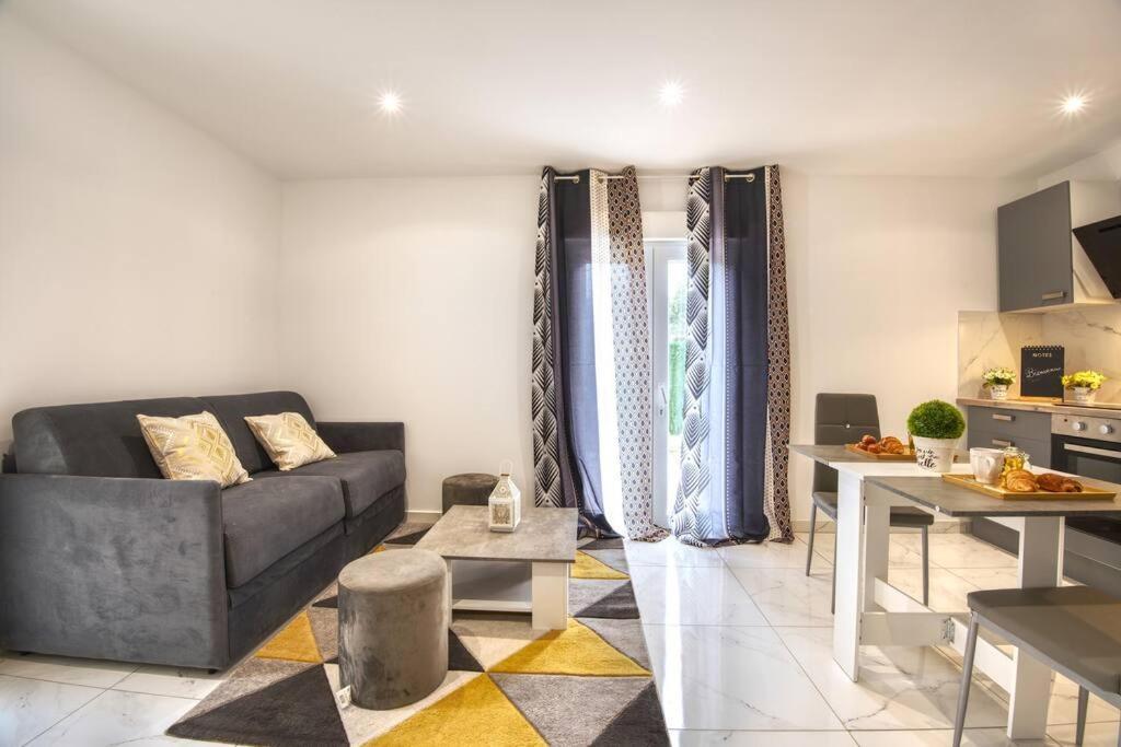 Appt P2 De 1 A 6 Pers A Rognac Apartment Bagian luar foto