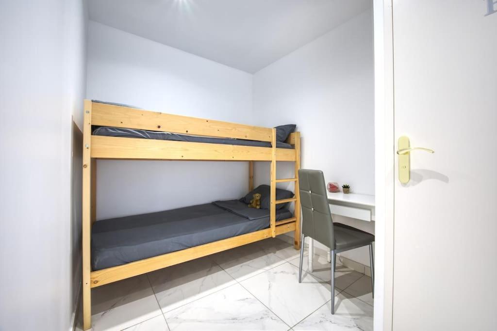 Appt P2 De 1 A 6 Pers A Rognac Apartment Bagian luar foto