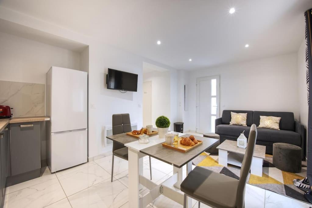 Appt P2 De 1 A 6 Pers A Rognac Apartment Bagian luar foto